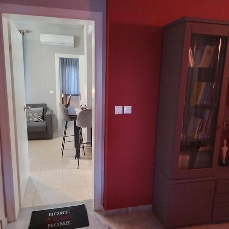 Χαίρε, Ξεΐνε, Παρ' Αμμι Φιλησεαι Apartment Trikala  Bagian luar foto