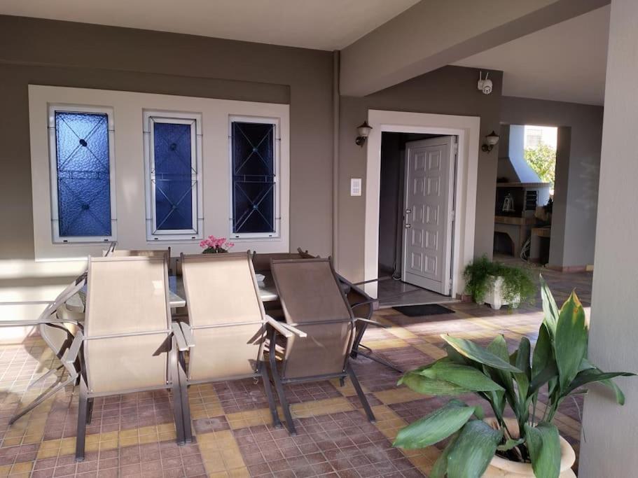 Χαίρε, Ξεΐνε, Παρ' Αμμι Φιλησεαι Apartment Trikala  Bagian luar foto